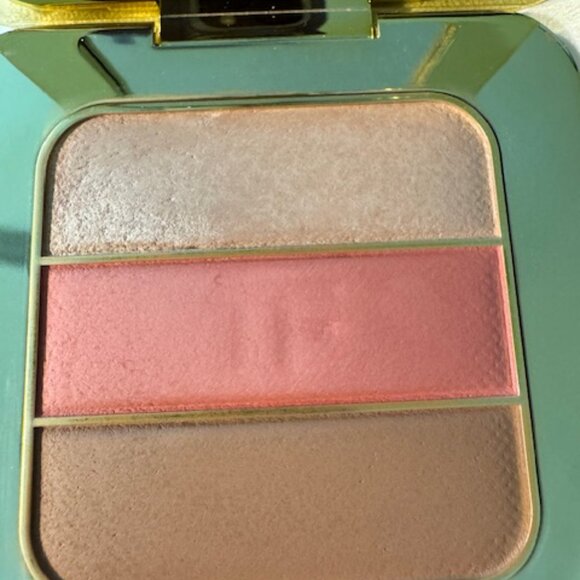 Tom Ford Soleil Contouring Compact - The Afternooner - Picture 2 of 4